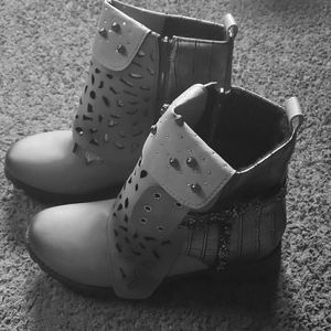 Gray colored bling boots